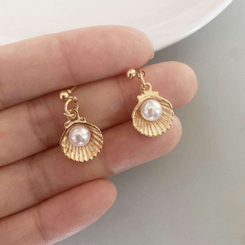 Fashion Simple Stud Earrings for Women Girl Shell Imitation Pearl Vintage Trendy Women s Zircon Golden Copper Color Eararings
Fashion Simple Stud Earrings for Women Girl Shell Imitation Pearl Vintage Trendy Women s Zircon Golden Copper Color Eararings