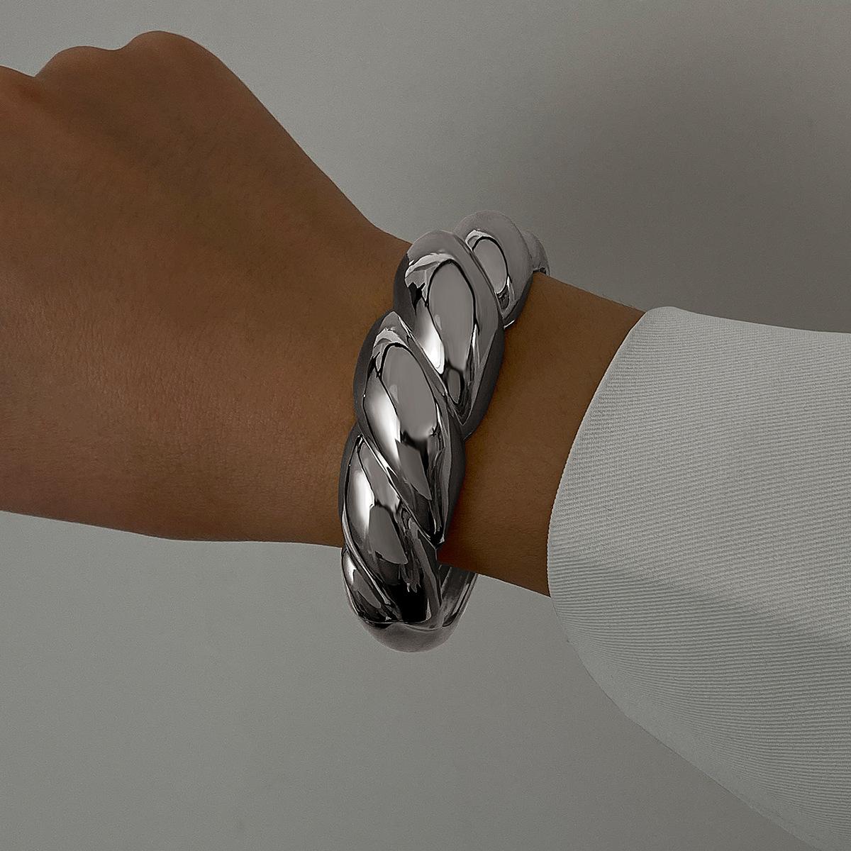 DIEZI 4 Style Fashion Heavy Metal Cuff Wide Bangles Punk Smooth Geometric Gold Silver Color Bangles Women Bracelet Men Jewelry
DIEZI 4 Style Fashion Heavy Metal Cuff Wide Bangles Punk Smooth Geometric Gold Silver Color Bangles Women Bracelet Men Jewelry
