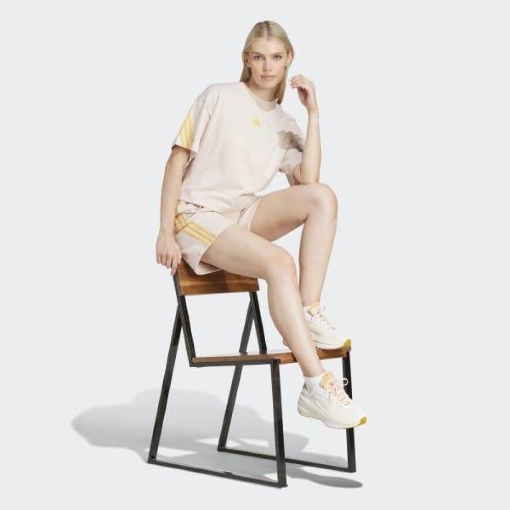 Adidas Женская удобная и просторная футболка Future Icon с коротким рукавом и ярким принтом в виде трех линий AL
Adidas Женская удобная и просторная футболка Future Icon с коротким рукавом и ярким принтом в виде трех линий AL