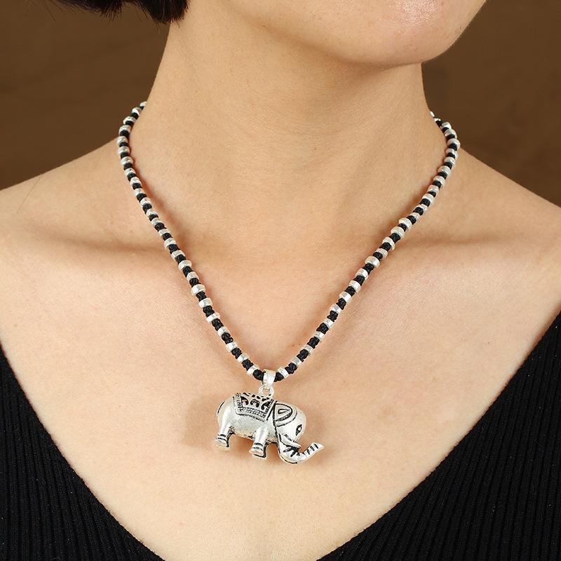 Retro ethnic style imitation Thai silver short necklace femininity versatile collarbone chain handwoven neck chain accessories
Retro ethnic style imitation Thai silver short necklace femininity versatile collarbone chain handwoven neck chain accessories