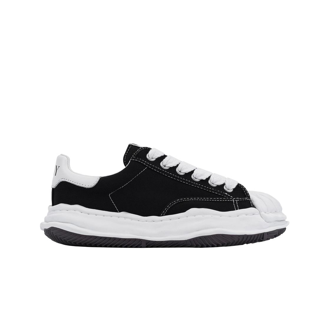 Maison Mihara Yasuhiro Blakey Og Sole Canvas Low-top Sneakers Black EU 40
Maison Mihara Yasuhiro Blakey Og Sole Canvas Low-top Sneakers Black EU 40