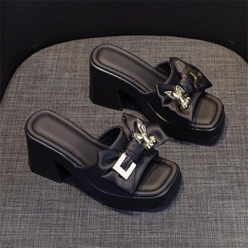 Корейская версия темпераментных крутых шлепанцев на высоком каблуке женская летняя обувь 2025 новый наклонный каблук толстая подошва пляжные ленивые шлепанцы на одно слово 40 чёрный
Корейская версия темпераментных крутых шлепанцев на высоком каблуке женская летняя обувь 2025 новый наклонный каблук толстая подошва пляжные ленивые шлепанцы на одно слово 40 чёрный