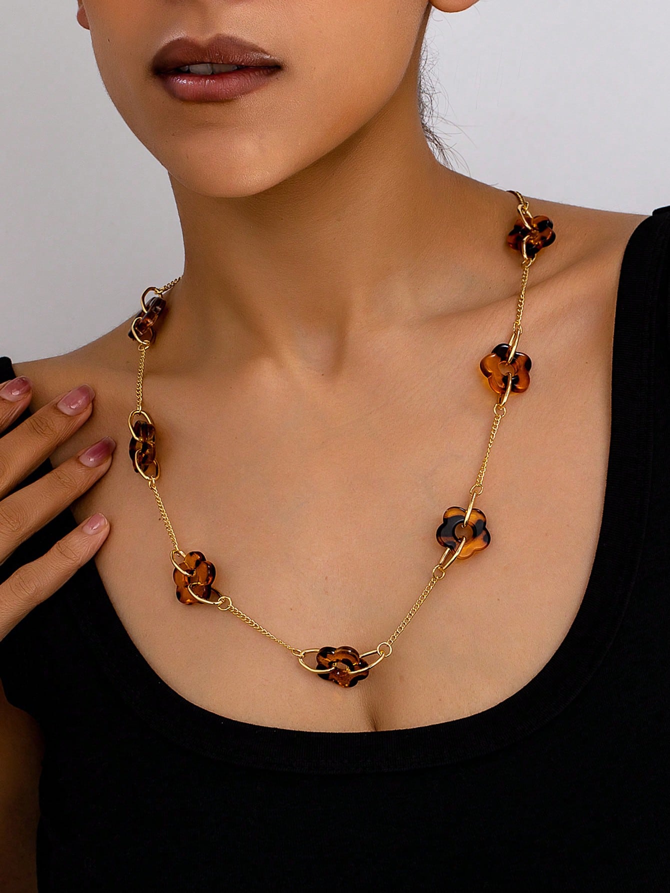 Модное ожерелье для женских украшений коричневый
Модное ожерелье для женских украшений коричневый