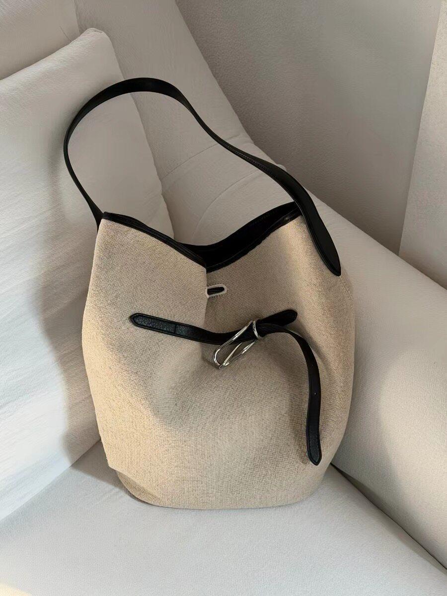 Bucket Bag - Large Capacity Handbag with A Sophisticated Design - Single Shoulder Crossbody Bag бежевий/абрикосовий
Bucket Bag - Large Capacity Handbag with A Sophisticated Design - Single Shoulder Crossbody Bag бежевий/абрикосовий