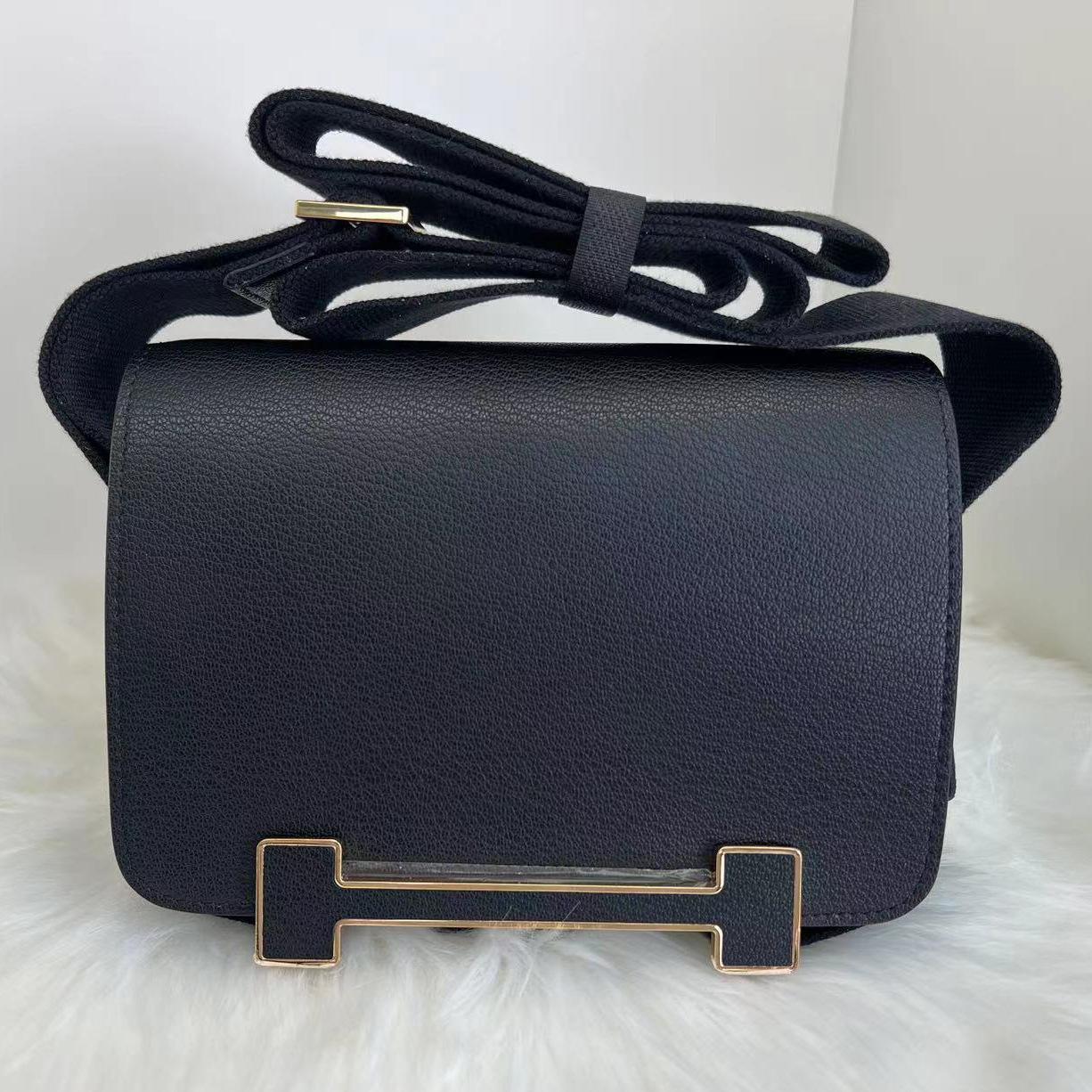 Pure handmade wax thread sheepskin clogs bag 2023 new leather women s bag versatile single shoulder crossbody small square bag Length 20 width 6 height 15cm чорний
Pure handmade wax thread sheepskin clogs bag 2023 new leather women s bag versatile single shoulder crossbody small square bag Length 20 width 6 height 15cm чорний