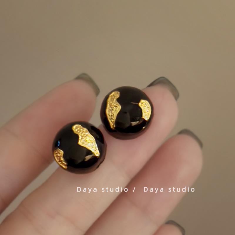 2025 Высококлассные французские серьги в стиле ретро с золотой листвой - Нишевый дизайн, Роскошные пусеты в гонконгском стиле
2025 Высококлассные французские серьги в стиле ретро с золотой листвой - Нишевый дизайн, Роскошные пусеты в гонконгском стиле