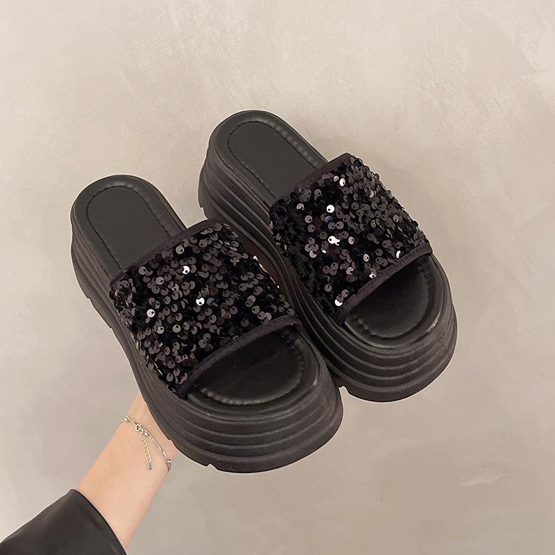 Platform slippers women s summer wear new beautiful heightening beach shoes one-word drag slope heel fashion 40
Platform slippers women s summer wear new beautiful heightening beach shoes one-word drag slope heel fashion 40