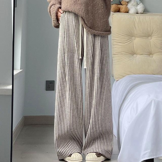High-Quality Women s Retro Striped Wool Pants - Autumn/Winter Casual High-Waisted Slimming Straight-Leg with Wide-Leg Drape XL
High-Quality Women s Retro Striped Wool Pants - Autumn/Winter Casual High-Waisted Slimming Straight-Leg with Wide-Leg Drape XL