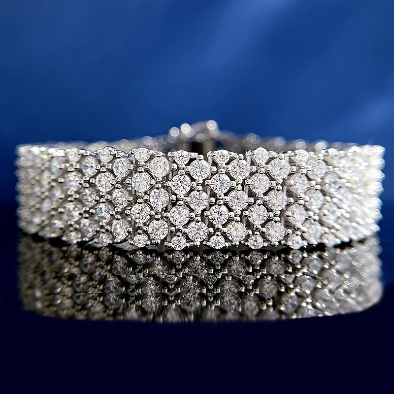 Модный муассанит Бриллиант браслет Браслет 100% Real 925 Sterling sier Свадебные браслеты для женщин Свадебная помолвка Ювелирные изделия
Модный муассанит Бриллиант браслет Браслет 100% Real 925 Sterling sier Свадебные браслеты для женщин Свадебная помолвка Ювелирные изделия