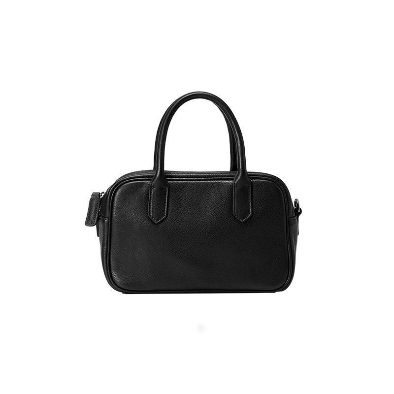 Wide and Wide Bowling Bag, Women s Retro Single Shoulder Crossbody Bag, Versatile and Simple Handbag, Small Square Bag 23*8.5*16 чёрный
Wide and Wide Bowling Bag, Women s Retro Single Shoulder Crossbody Bag, Versatile and Simple Handbag, Small Square Bag 23*8.5*16 чёрный