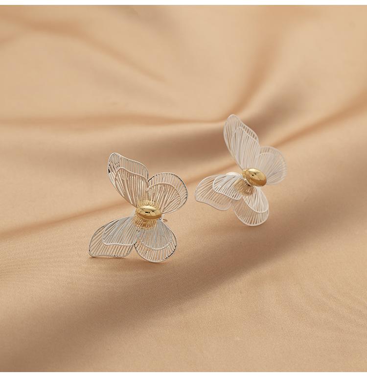 Модная серебряная бабочка женская сережка от солнца противомоскитная спираль без пирсинга ушная клипса
Модная серебряная бабочка женская сережка от солнца противомоскитная спираль без пирсинга ушная клипса