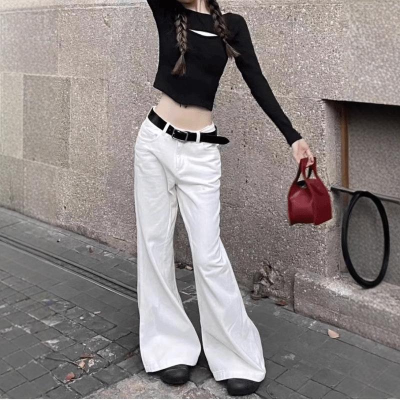 Women s White High-Waisted Micro-Flare Slimming Pants - Summer 2025 Collection Extra Small
Women s White High-Waisted Micro-Flare Slimming Pants - Summer 2025 Collection Extra Small