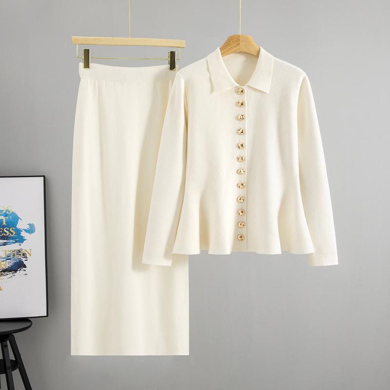 This Is A New Mid-length Skirt with A Lapel and Ruffled Hem Design for Women. It s A Two-piece Set One size
This Is A New Mid-length Skirt with A Lapel and Ruffled Hem Design for Women. It s A Two-piece Set One size