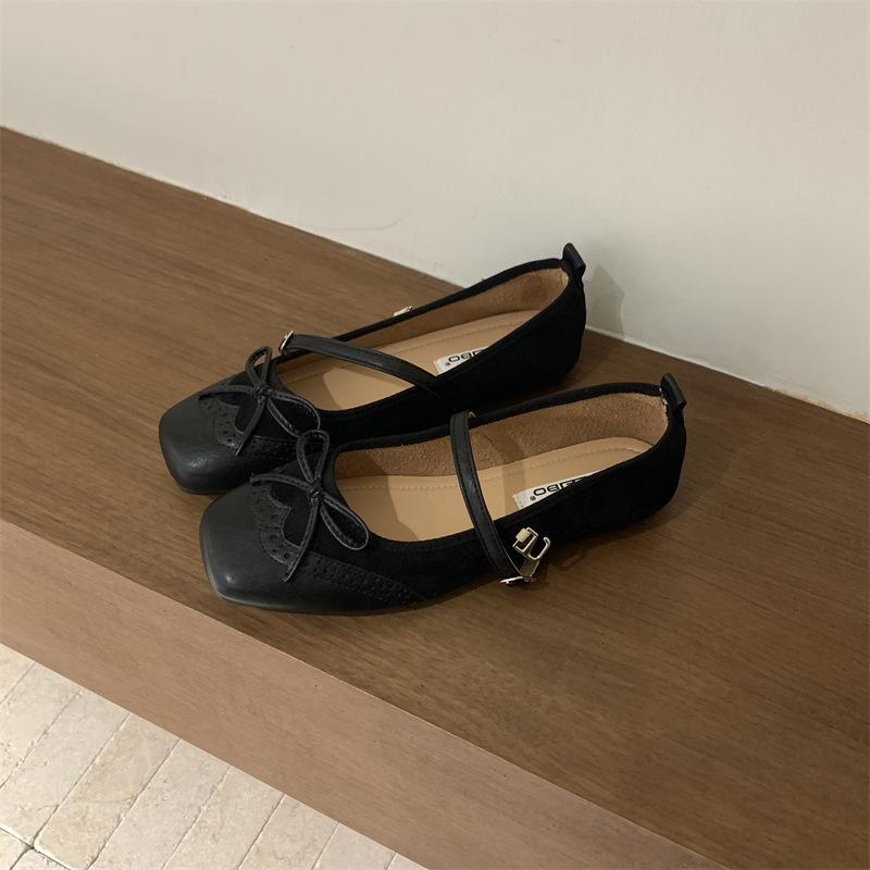 Французские ретро туфли-лодочки с гравированным бантом, с неглубоким вырезом, женские, новинка 2025, фея Maillard с юбкой, туфли Мэри Джейн 39
Французские ретро туфли-лодочки с гравированным бантом, с неглубоким вырезом, женские, новинка 2025, фея Maillard с юбкой, туфли Мэри Джейн 39