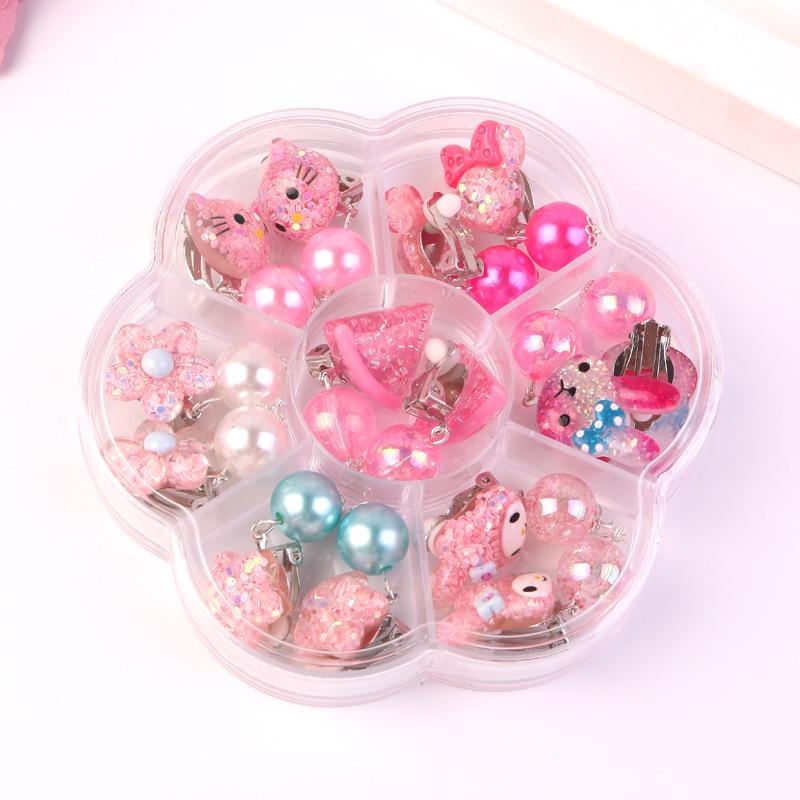 Набор из 7 клипс для ушей желеобразного цвета для непроколотых ушей, милые серьги с жемчугом и кисточками для девочек и детей, студенческая бижутерия в длинном стиле
Набор из 7 клипс для ушей желеобразного цвета для непроколотых ушей, милые серьги с жемчугом и кисточками для девочек и детей, студенческая бижутерия в длинном стиле