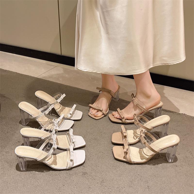 2025 summer new transparent word with bow fashion crystal thick heel temperament versatile high heel cool slippers women 35
2025 summer new transparent word with bow fashion crystal thick heel temperament versatile high heel cool slippers women 35