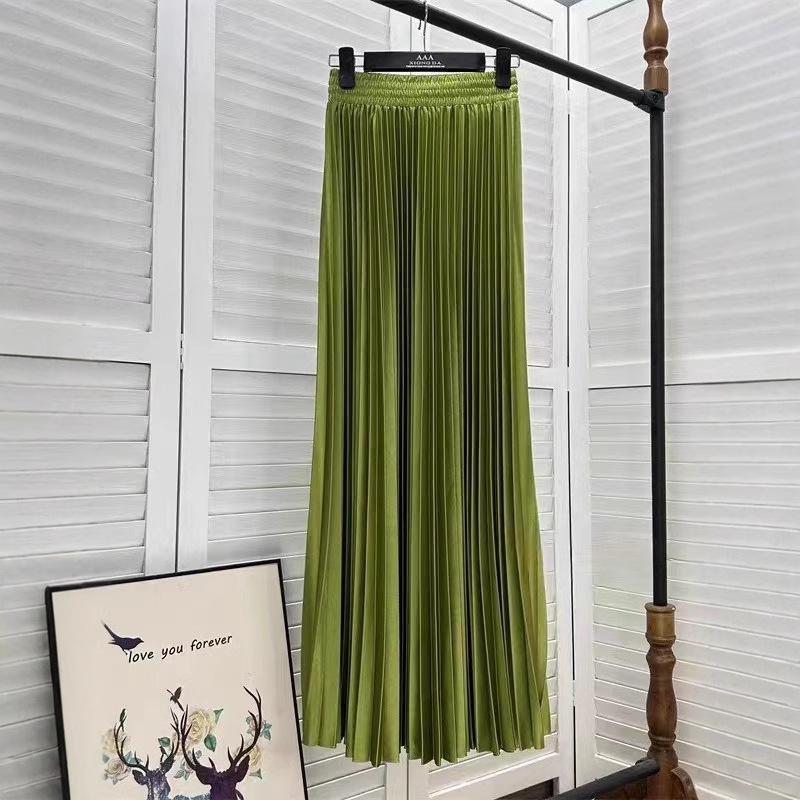 Elegant High Waist Pleated Midi Skirt for Women - Slimming, Versatile, and Solid Color One Size
Elegant High Waist Pleated Midi Skirt for Women - Slimming, Versatile, and Solid Color One Size