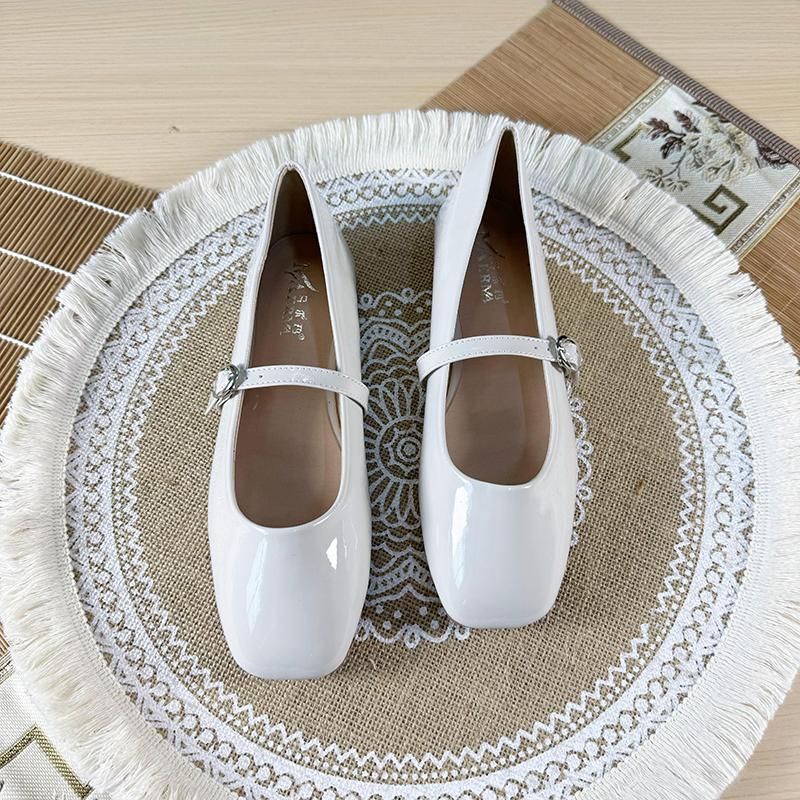 Fashion Flat Shoes for Women 2025 Spring Autumn Red Patent Leather Square Toe Retro Mary Jane Large Size Casual Women s Shoes 42 43 44 39 білий
Fashion Flat Shoes for Women 2025 Spring Autumn Red Patent Leather Square Toe Retro Mary Jane Large Size Casual Women s Shoes 42 43 44 39 білий