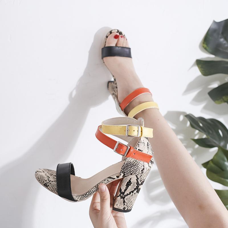 Летние босоножки на высоком каблуке, женские босоножки со змеиным принтом и двойной ремешковой пряжкой 43 золотой
Летние босоножки на высоком каблуке, женские босоножки со змеиным принтом и двойной ремешковой пряжкой 43 золотой