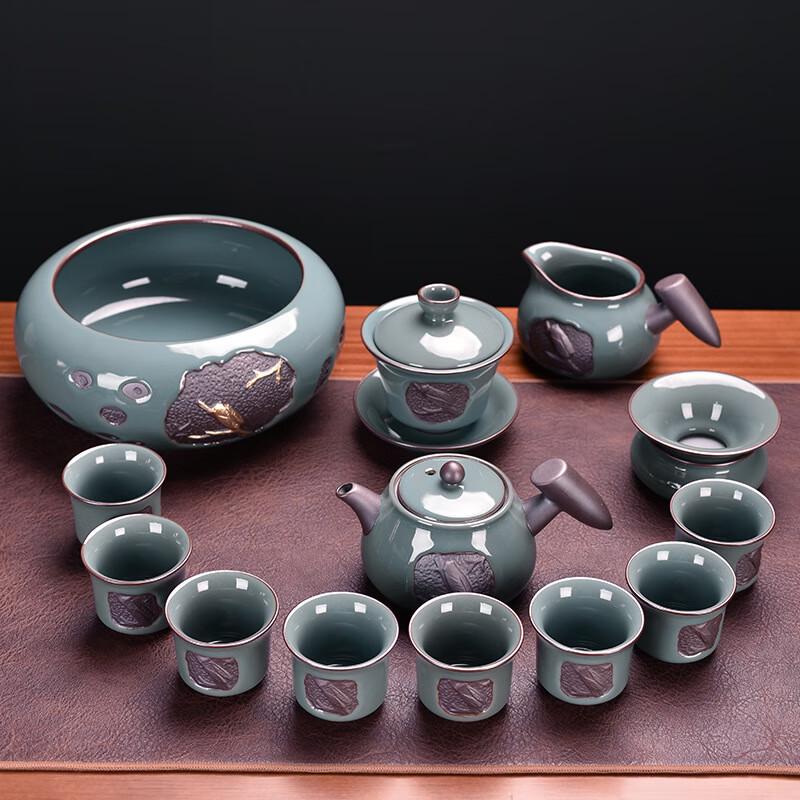 Chaxun Ge Kiln Celadon Tea Set (14 Pieces)
Chaxun Ge Kiln Celadon Tea Set (14 Pieces)