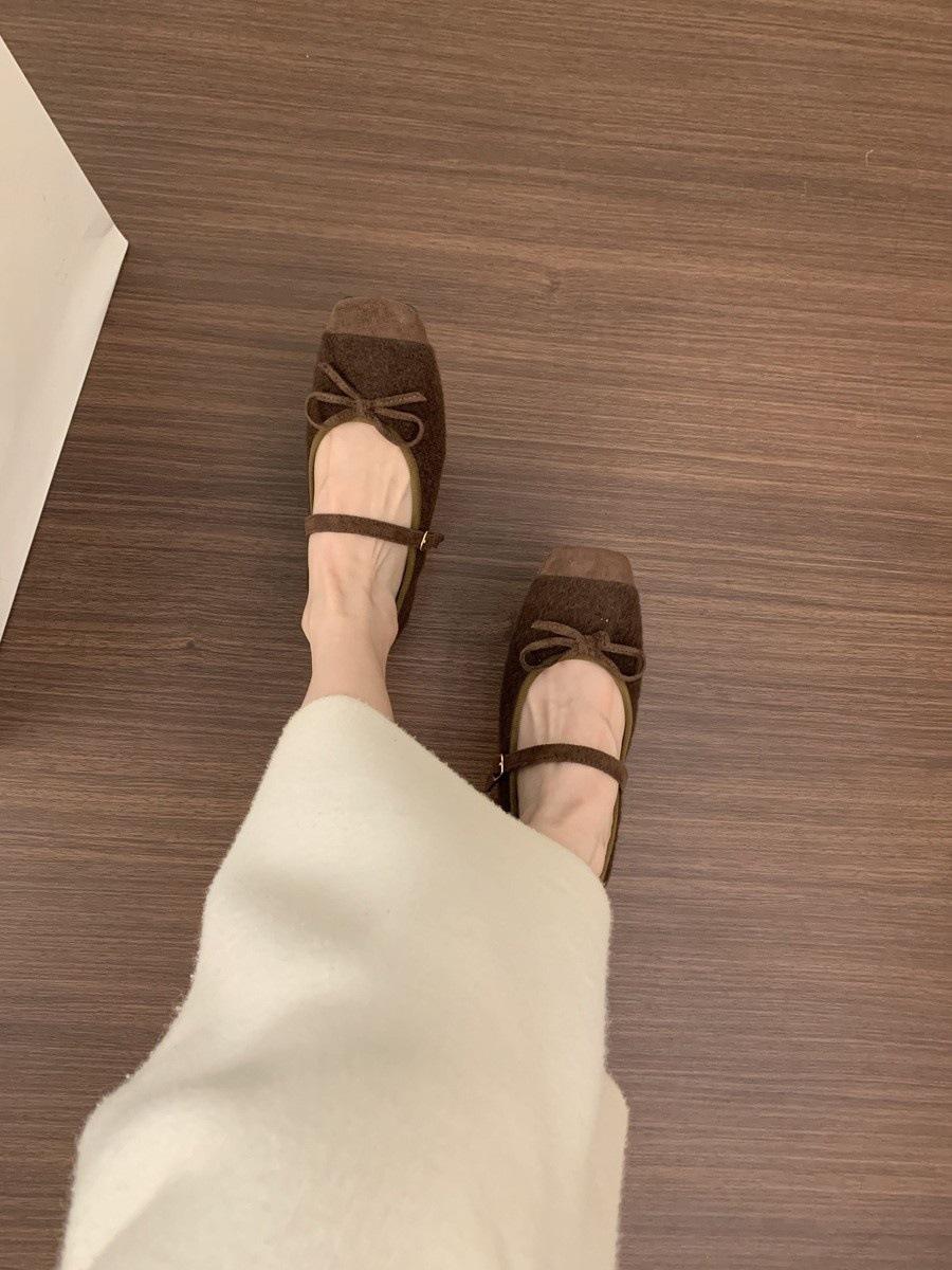 Flat-bottomed retro gentle wind evening shoes one-word buckle Mary Jane shoes soft flat ballet single shoes women 40 коричневий
Flat-bottomed retro gentle wind evening shoes one-word buckle Mary Jane shoes soft flat ballet single shoes women 40 коричневий