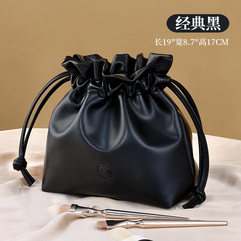 Высококачественная косметичка, косметичка, вместительная водонепроницаемая переносная сумка для хранения, ленивая легкая роскошная сумка для нишевого хранения
Высококачественная косметичка, косметичка, вместительная водонепроницаемая переносная сумка для хранения, ленивая легкая роскошная сумка для нишевого хранения