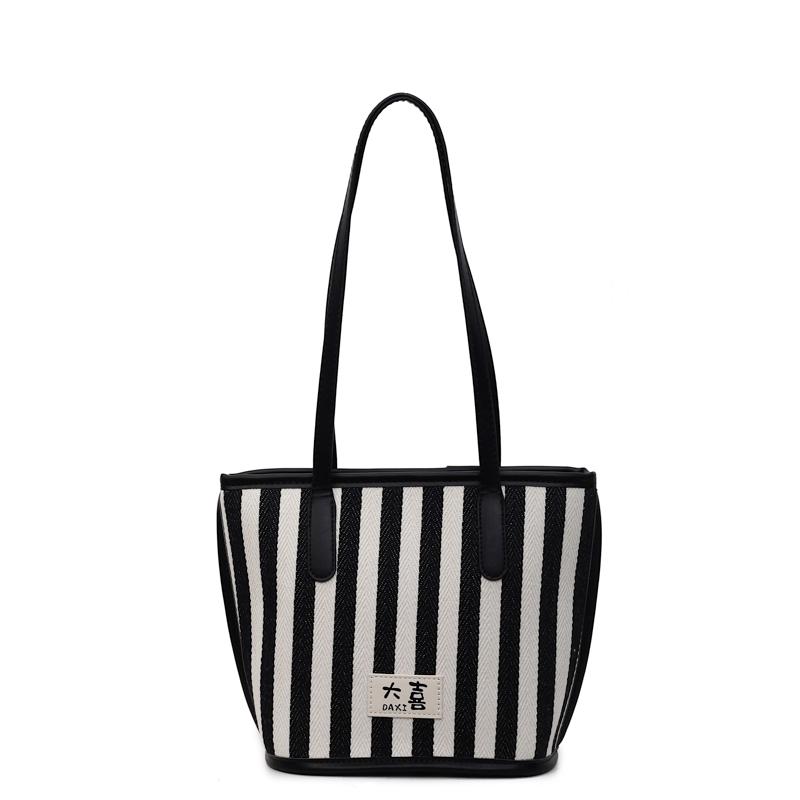 New Large Capacity Zipper Striped Canvas Women s Shoulder Bags 2026 High Quality Fashi Pu Super Cool Casual Sweet Tote Bags чёрный
New Large Capacity Zipper Striped Canvas Women s Shoulder Bags 2026 High Quality Fashi Pu Super Cool Casual Sweet Tote Bags чёрный