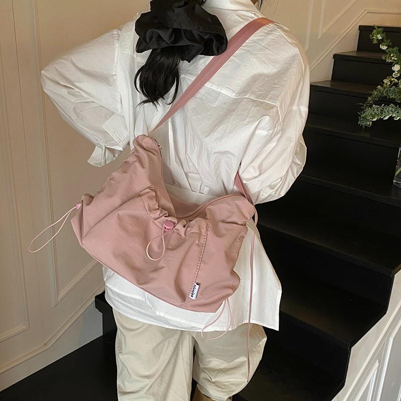 2025 Pure Color Nylon Fabric Women s Bag New Lightweight Cross-border Casual Large-capacity One-shoulder Cross-body рожевий
2025 Pure Color Nylon Fabric Women s Bag New Lightweight Cross-border Casual Large-capacity One-shoulder Cross-body рожевий