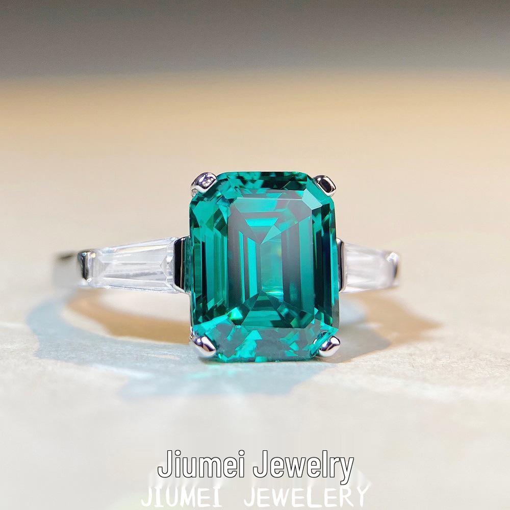 Jiu Mei Emerald Cut Zircon & High Carbon Diamond Ring in s925 Sterling Silver Size 8
Jiu Mei Emerald Cut Zircon & High Carbon Diamond Ring in s925 Sterling Silver Size 8
