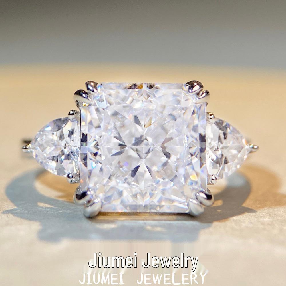 Elegant S925 Sterling Silver Zircon Ring for Women - European and American Style High Carbon Diamond Design Size 6
Elegant S925 Sterling Silver Zircon Ring for Women - European and American Style High Carbon Diamond Design Size 6