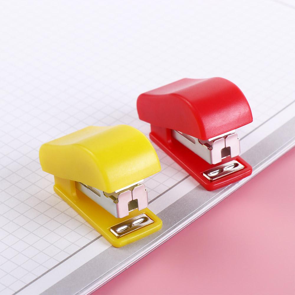 Paper Binding Labor-Saving Stapler Set Small Paper Stapling Tools Bookbinding Machine Teacher Random with1000PCS Staples
Paper Binding Labor-Saving Stapler Set Small Paper Stapling Tools Bookbinding Machine Teacher Random with1000PCS Staples
