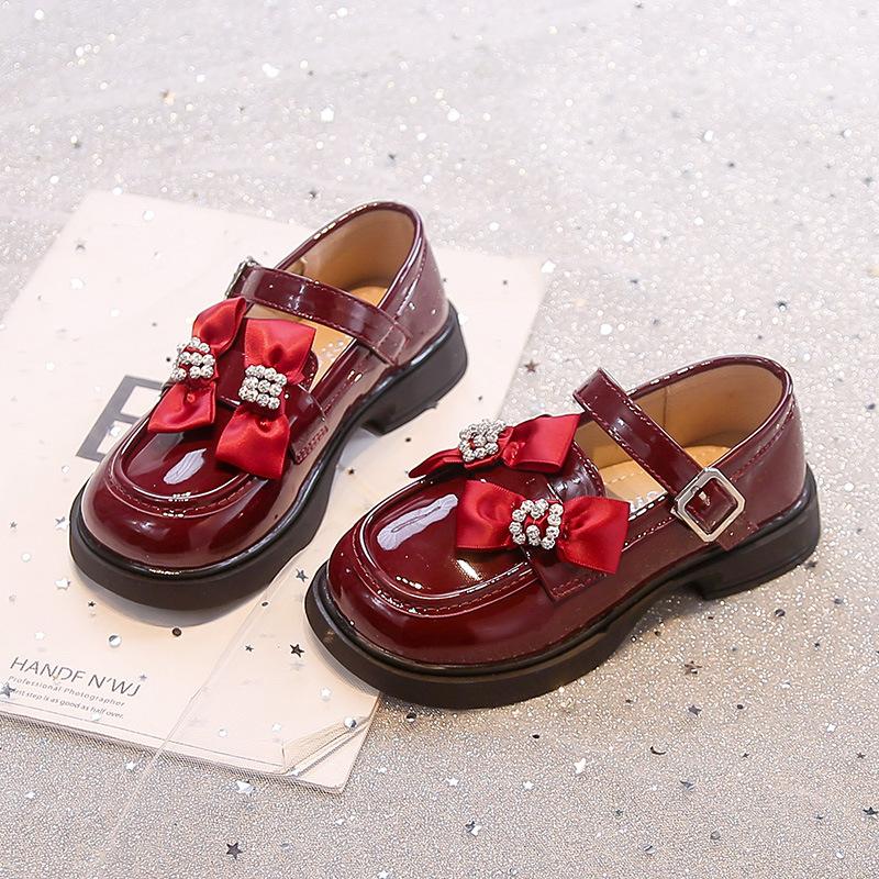 Children s College-Style Leather Shoes2026New Autumn Cute Rhinestone Double Bow Solid Color Fashion Performance Shoes 31-36Code one hand6Double червоний
Children s College-Style Leather Shoes2026New Autumn Cute Rhinestone Double Bow Solid Color Fashion Performance Shoes 31-36Code one hand6Double червоний
