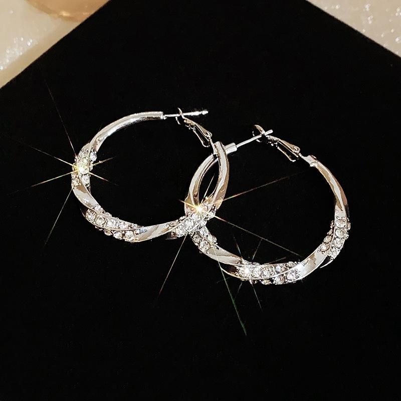 Chic Geometric Zirconia Circle Earrings - Trendy, Unique Design with Versatile Backs
Chic Geometric Zirconia Circle Earrings - Trendy, Unique Design with Versatile Backs