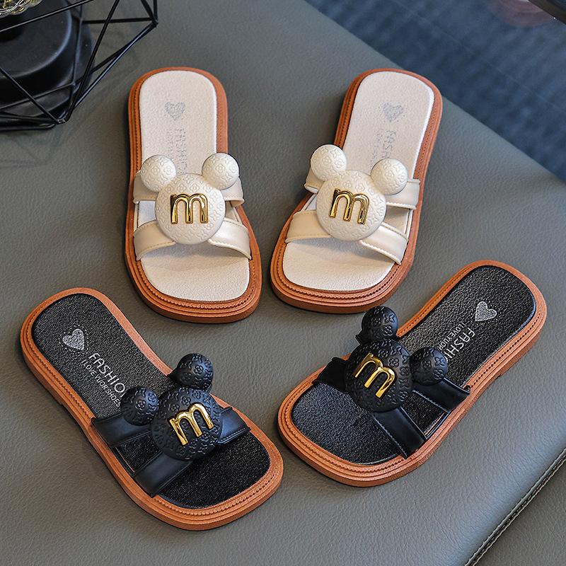 Children s slippers girls summer 2025 new indoor home medium and large children and girls non-slip baby outside sandals 24-25 yards inner length 14cm
Children s slippers girls summer 2025 new indoor home medium and large children and girls non-slip baby outside sandals 24-25 yards inner length 14cm