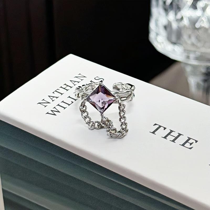 Girl Sweet And Romantic Purple Diamond Butterfly Open Ring, Woman Cold Wind Stacking Wearing Girlfriend Ring, Personalized Simple Ring Adjustable opening
Girl Sweet And Romantic Purple Diamond Butterfly Open Ring, Woman Cold Wind Stacking Wearing Girlfriend Ring, Personalized Simple Ring Adjustable opening