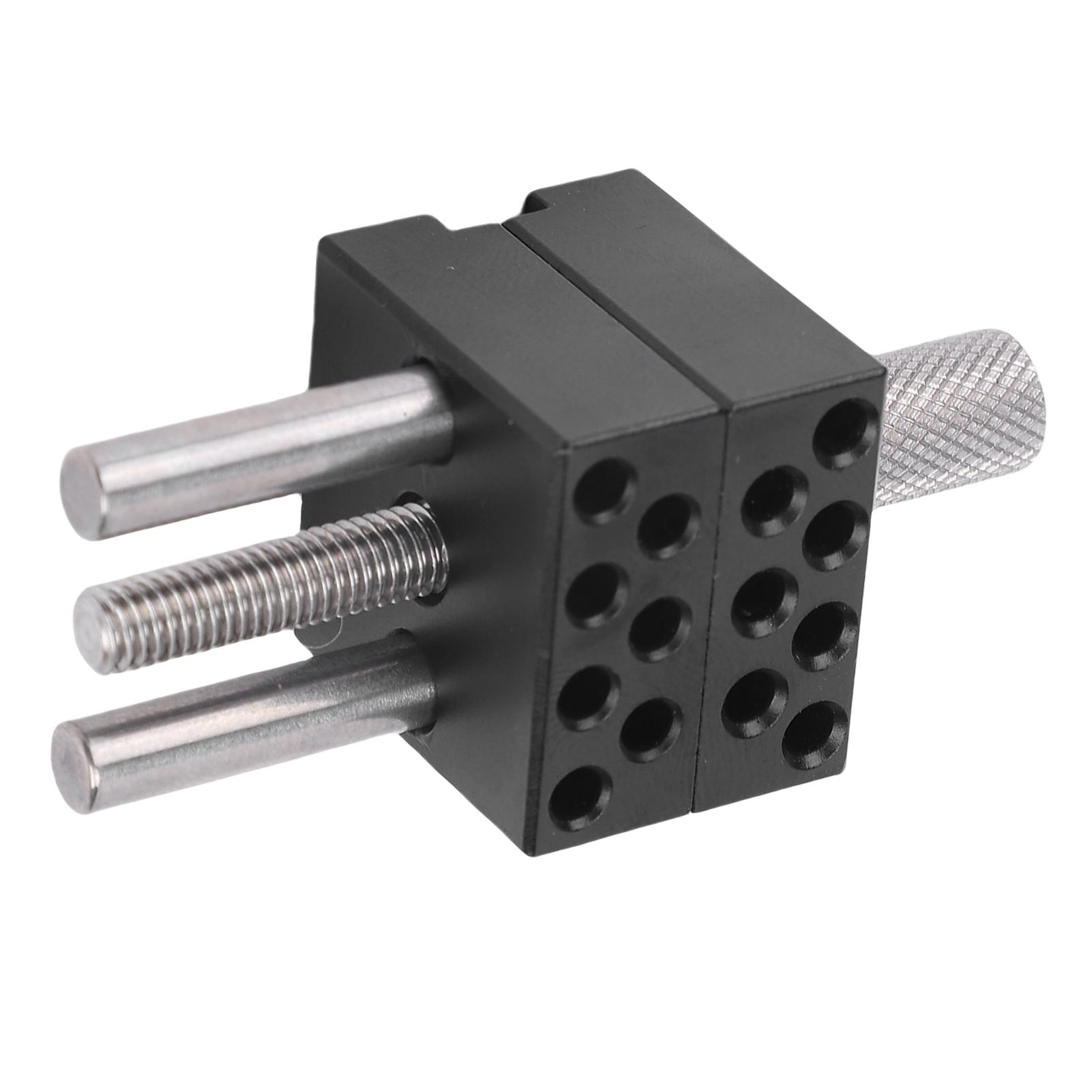 Metal Handy Vise 30mm Maximum Clamping Range Adjustable Jaw Multifunctional Mini Bench Vise for Jewelry Carving Watch
Metal Handy Vise 30mm Maximum Clamping Range Adjustable Jaw Multifunctional Mini Bench Vise for Jewelry Carving Watch