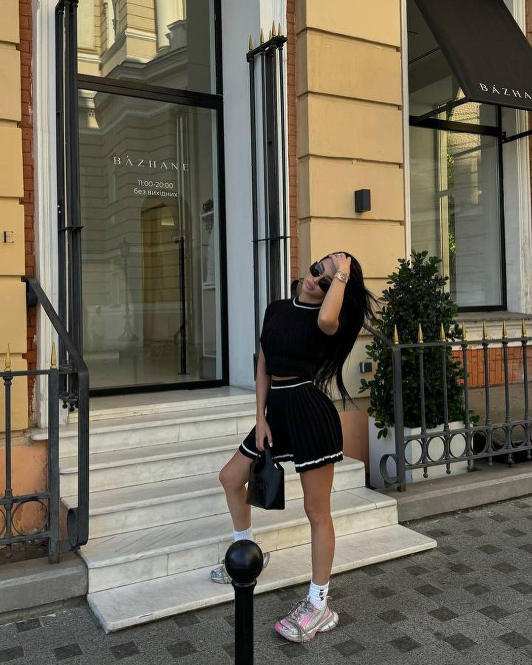 Trendy Two-Piece Set: Sexy Knitted Short Sweater & Pleated Skirt Medium чорний
Trendy Two-Piece Set: Sexy Knitted Short Sweater & Pleated Skirt Medium чорний