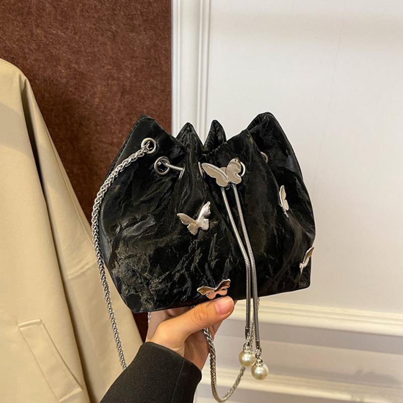 Элегантная женская сумка-ведро с завязками на цепочке и бабочками, модная однотонная сумка через плечо из искусственной кожи с верхней ручкой 16x10x15cm чёрный
Элегантная женская сумка-ведро с завязками на цепочке и бабочками, модная однотонная сумка через плечо из искусственной кожи с верхней ручкой 16x10x15cm чёрный