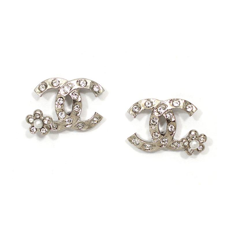 CHANEL metal double C rhinestone flower shape earrings for women срібний
CHANEL metal double C rhinestone flower shape earrings for women срібний