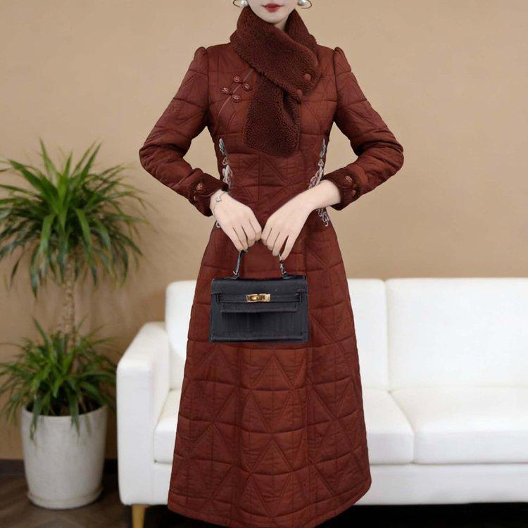 Elegant Autumn/Winter 2025 Qipao Dress with Scarf Collar and Padded Skirt XL (recommended for 90-105 jin) червоний
Elegant Autumn/Winter 2025 Qipao Dress with Scarf Collar and Padded Skirt XL (recommended for 90-105 jin) червоний
