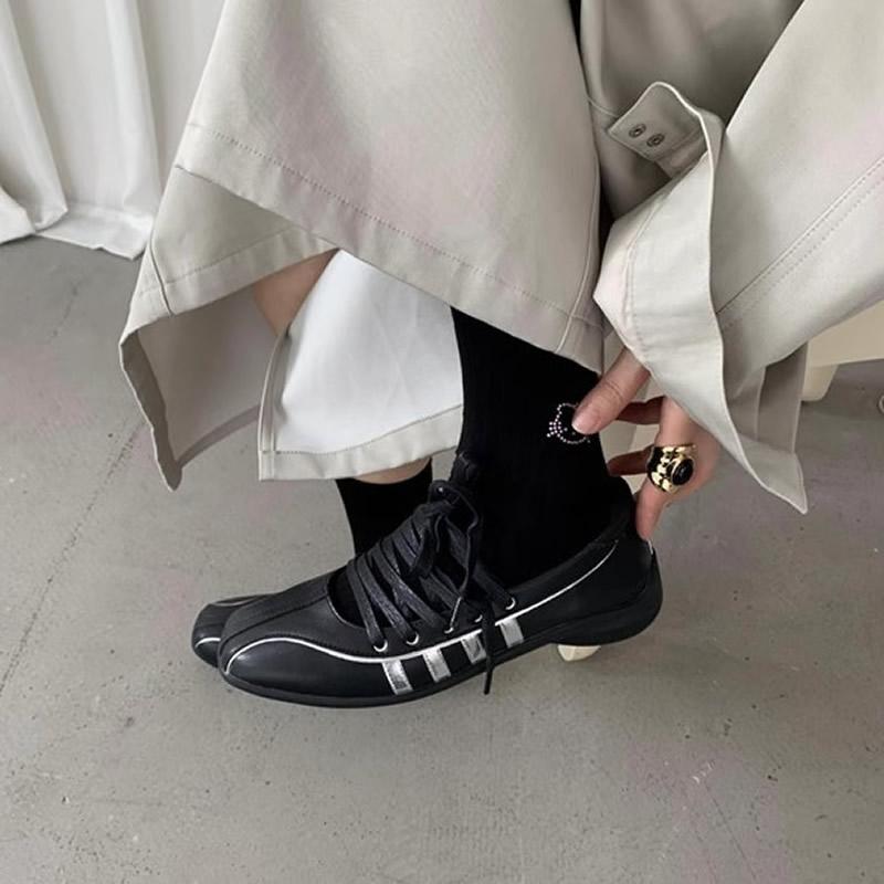 Designer Women s Sneakers Flats Casual Sport Shoes Spring 2025 Lace Up New Brand Running Ballet Dance Walking Mujer Sandalias 35 білий
Designer Women s Sneakers Flats Casual Sport Shoes Spring 2025 Lace Up New Brand Running Ballet Dance Walking Mujer Sandalias 35 білий