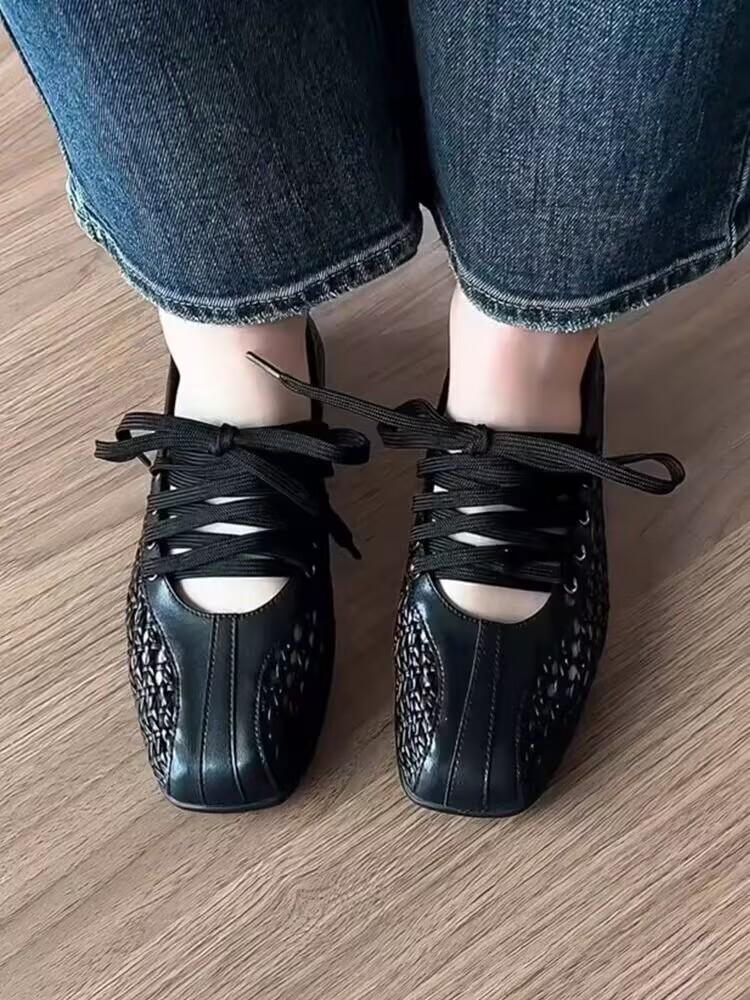 Точечная версия полые туфли Мэри Джейн женские повседневные спортивные туфли новые квадратный носок ремешок однотонные женские туфли с мелким вырезом прилив 40
Точечная версия полые туфли Мэри Джейн женские повседневные спортивные туфли новые квадратный носок ремешок однотонные женские туфли с мелким вырезом прилив 40