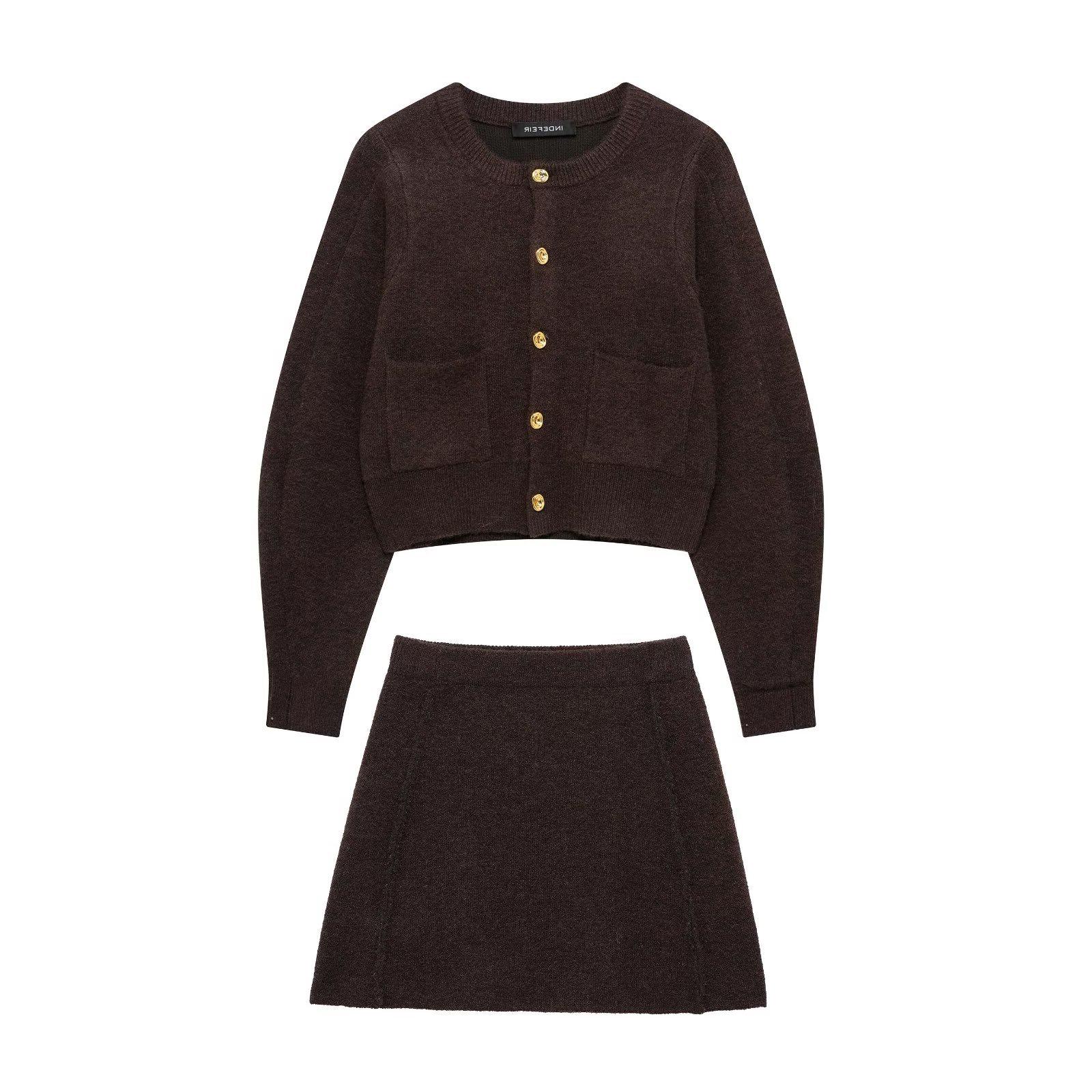 TAOP&ZA Spring Collection: Women s Elegant Double-Breasted Knit Cardigan & Casual Midi Skirt S
TAOP&ZA Spring Collection: Women s Elegant Double-Breasted Knit Cardigan & Casual Midi Skirt S