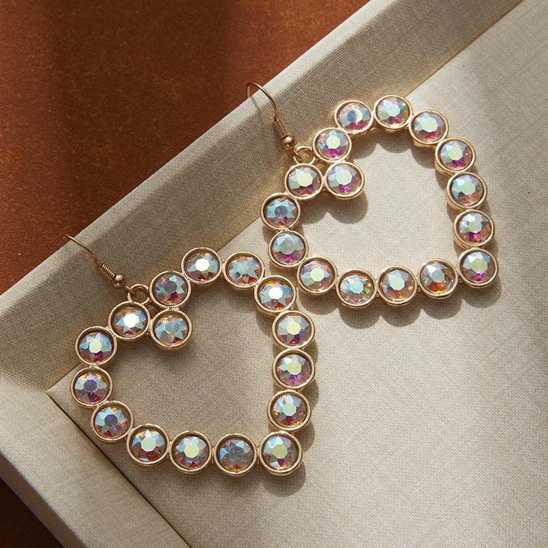 Full Diamond Hollowed-Out Love Earrings, High-End Female Bohemian Party Earrings, Sweet And Cool Wind Ear Jewelry.
Full Diamond Hollowed-Out Love Earrings, High-End Female Bohemian Party Earrings, Sweet And Cool Wind Ear Jewelry.