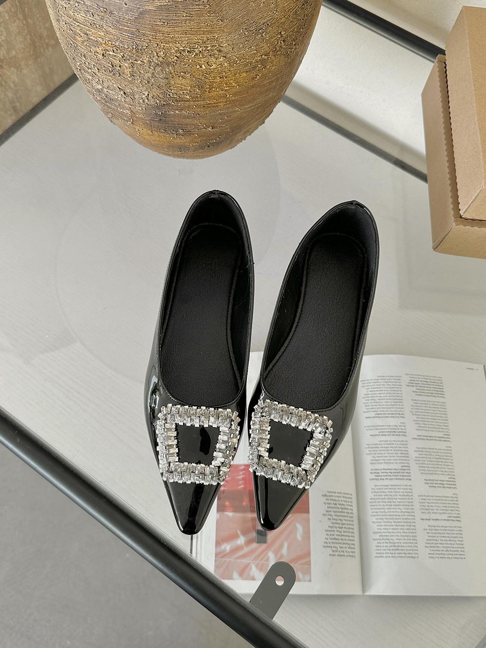 модные женские туфли-лоферы с острым носком на плоской подошве 2024 года, новые поступления, черные, серебристые, белые, осенне-весенние, со стразами и пряжкой, женские туфли 5.5 чёрный
модные женские туфли-лоферы с острым носком на плоской подошве 2024 года, новые поступления, черные, серебристые, белые, осенне-весенние, со стразами и пряжкой, женские туфли 5.5 чёрный