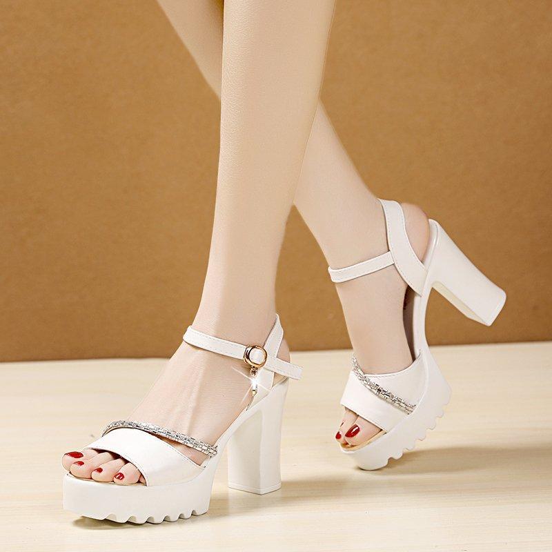 Женские сандалии повседневного дизайна, женские летние толстые высокие каблуки, удобные и персонализированные ремешки на щиколотке, сексуальные сандалии для женщин 39
Женские сандалии повседневного дизайна, женские летние толстые высокие каблуки, удобные и персонализированные ремешки на щиколотке, сексуальные сандалии для женщин 39