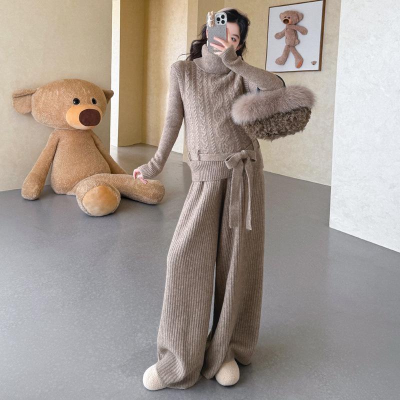 Autumn/Winter Maternity Lace-Up Cable Knit Vest, High Neck Sweater, and Wide Leg Pants Three-Piece Set 2XL
Autumn/Winter Maternity Lace-Up Cable Knit Vest, High Neck Sweater, and Wide Leg Pants Three-Piece Set 2XL