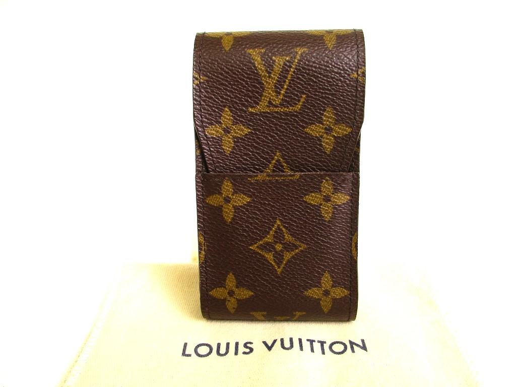 Автентичні шкіряні коричневі портсигари з монограмою LOUIS VUITTON №9964 відремонтовані
Автентичні шкіряні коричневі портсигари з монограмою LOUIS VUITTON №9964 відремонтовані