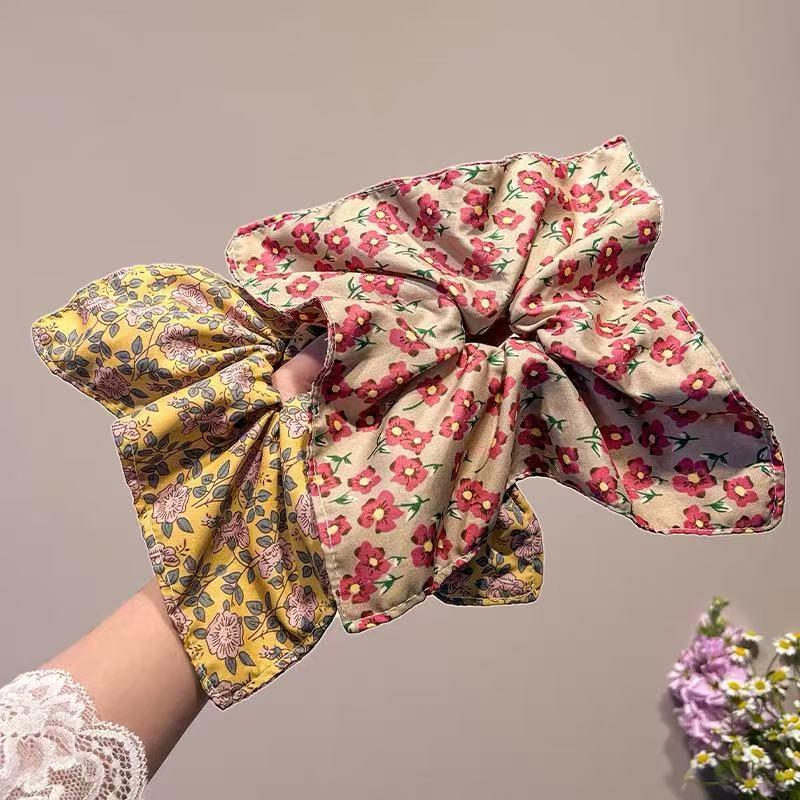 Floral Fabric Square Hair Ring for Woman Elegant High Elastic Hair Rope Fashionable Girl Does Not Hurt The Hair Hair tie Scrunch
Floral Fabric Square Hair Ring for Woman Elegant High Elastic Hair Rope Fashionable Girl Does Not Hurt The Hair Hair tie Scrunch