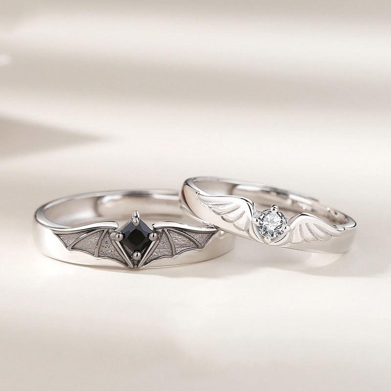 New Trendy Luxury Couple Rings for Women Men Dazzling Square Zirconia Delicate Ring Wedding Valentine s Day Romantic Zircon resizable
New Trendy Luxury Couple Rings for Women Men Dazzling Square Zirconia Delicate Ring Wedding Valentine s Day Romantic Zircon resizable